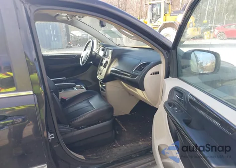 2012 Chrysler Town & Country Touring z USA, uszkodzony, nr VIN 2C4RC1BG5CR330547